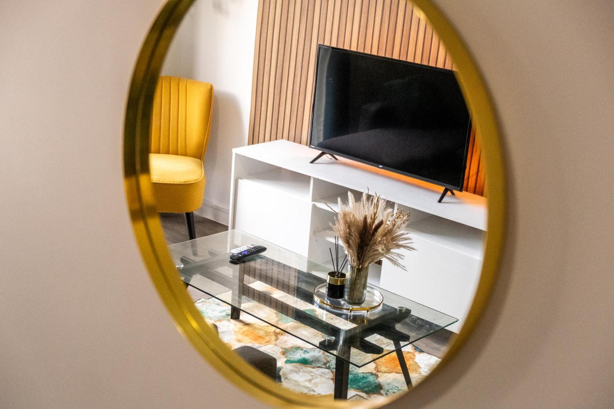 City Centre Emerald Escape - Sleeps-6, 2Beds & 2Baths , Netflix , Free Internet Birmingham Eksteriør billede