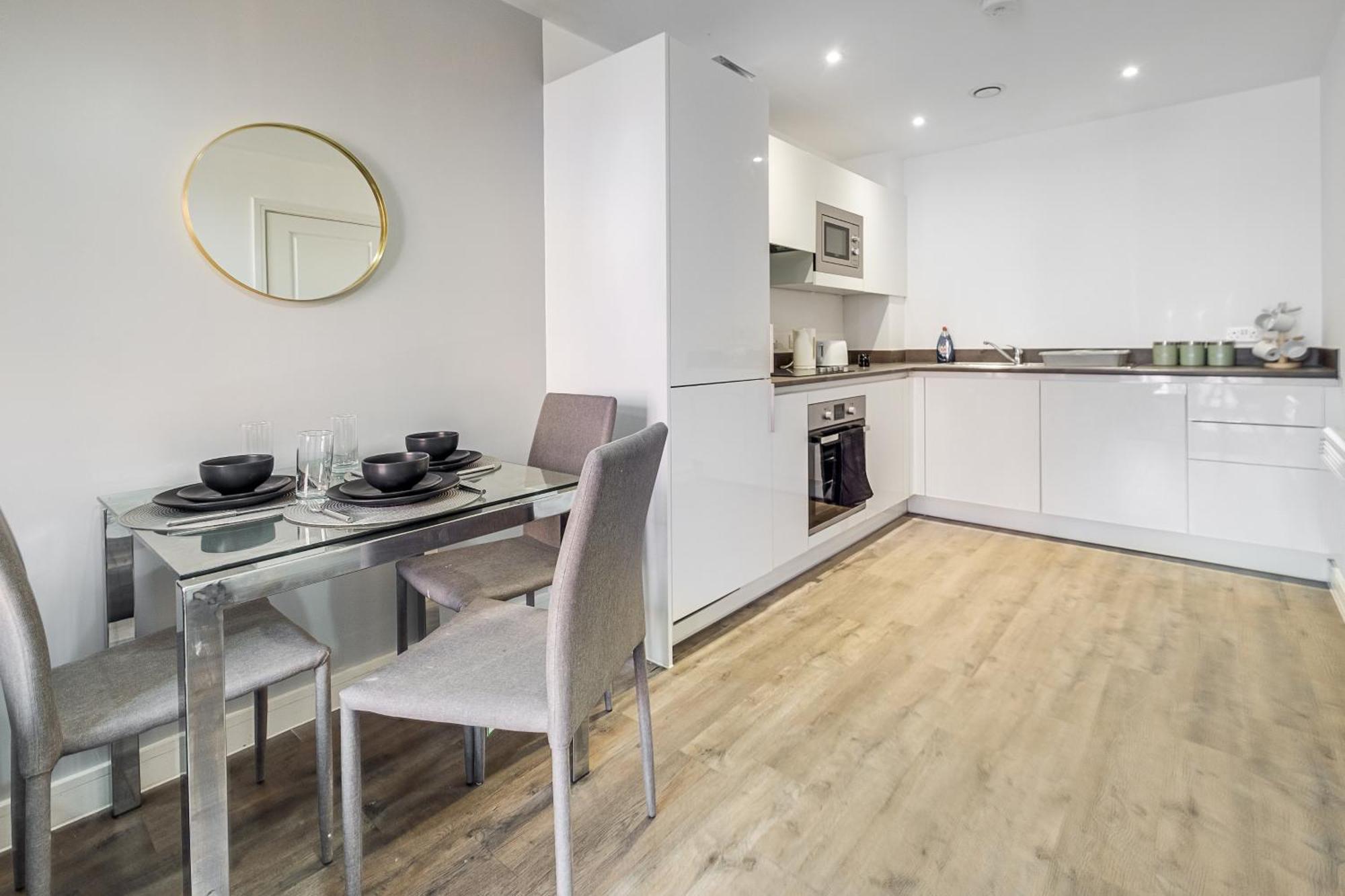 City Centre Emerald Escape - Sleeps-6, 2Beds & 2Baths , Netflix , Free Internet Birmingham Eksteriør billede