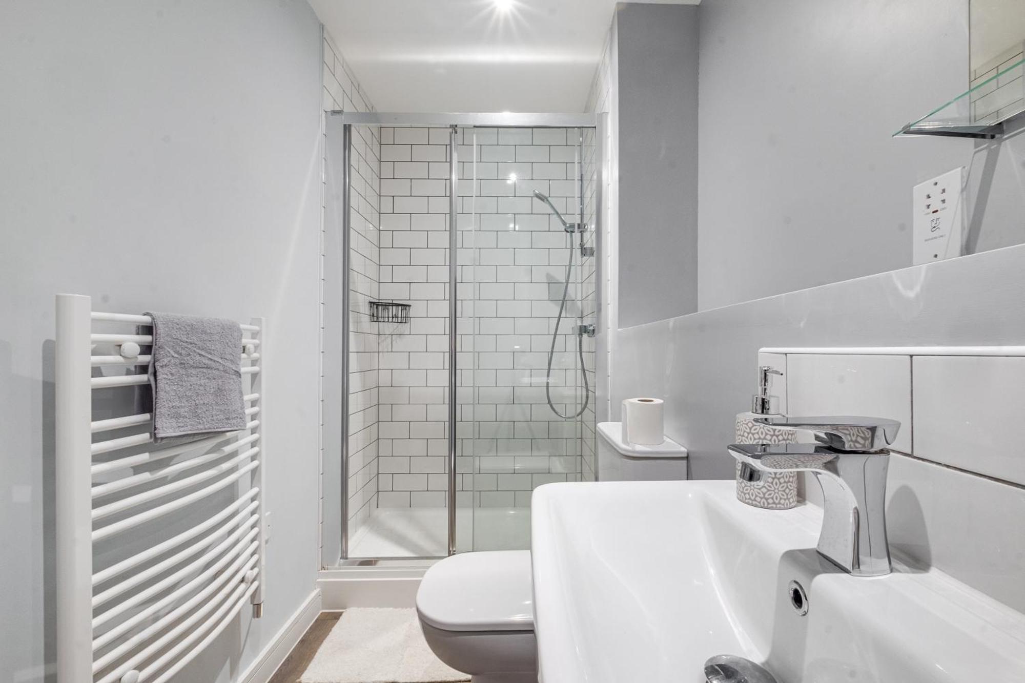City Centre Emerald Escape - Sleeps-6, 2Beds & 2Baths , Netflix , Free Internet Birmingham Eksteriør billede