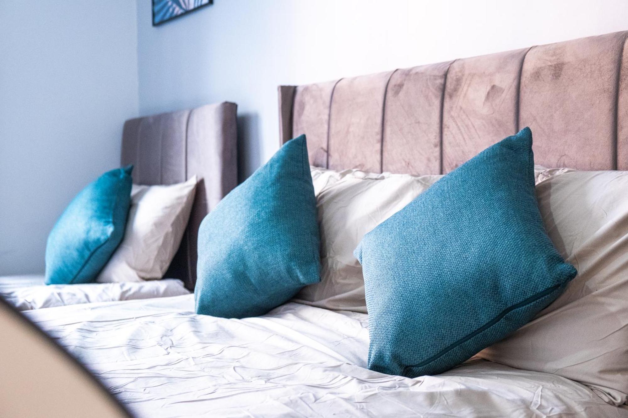 City Centre Emerald Escape - Sleeps-6, 2Beds & 2Baths , Netflix , Free Internet Birmingham Eksteriør billede