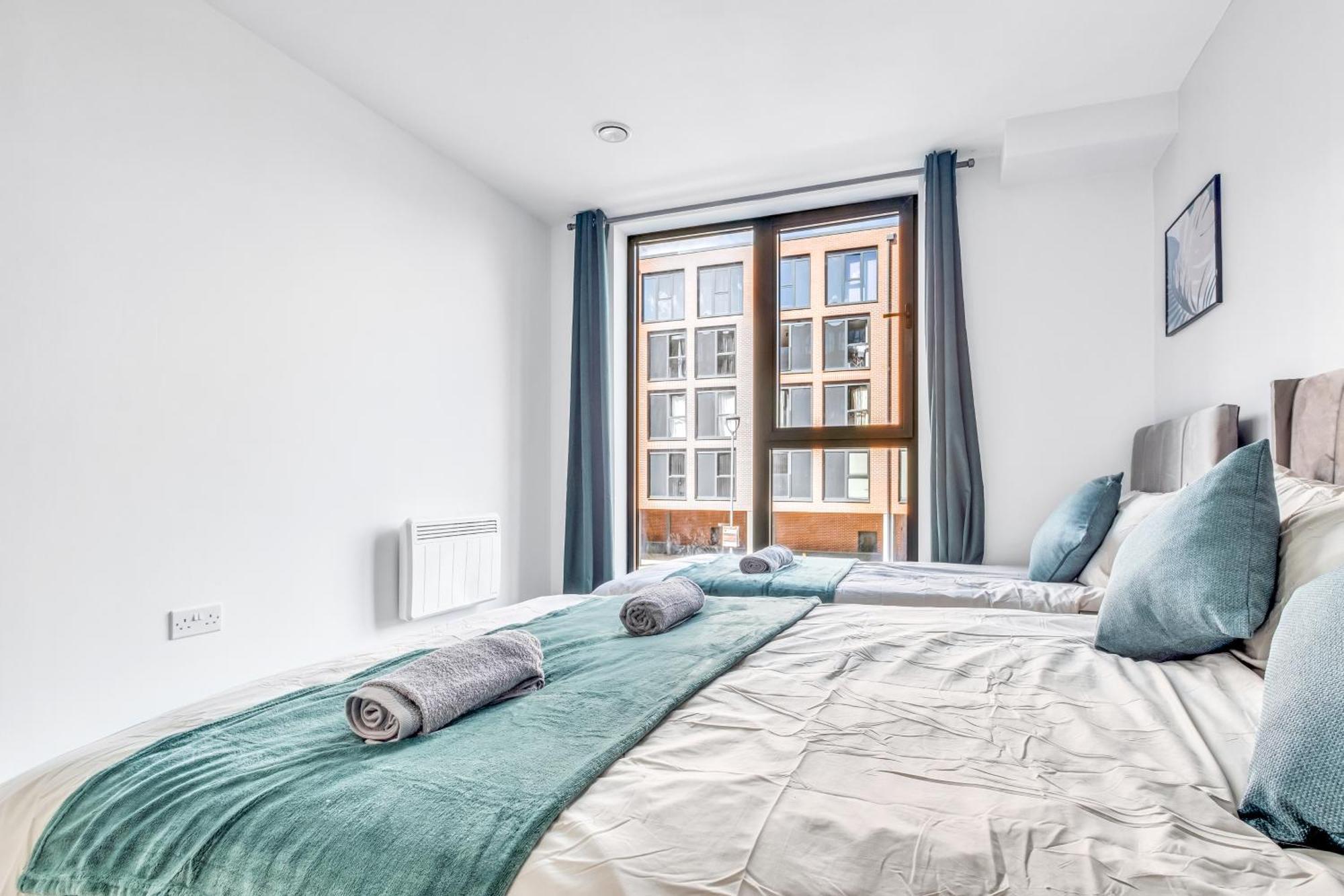 City Centre Emerald Escape - Sleeps-6, 2Beds & 2Baths , Netflix , Free Internet Birmingham Eksteriør billede