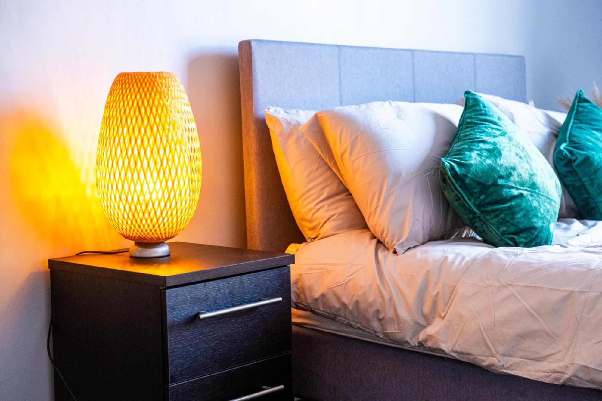 City Centre Emerald Escape - Sleeps-6, 2Beds & 2Baths , Netflix , Free Internet Birmingham Eksteriør billede