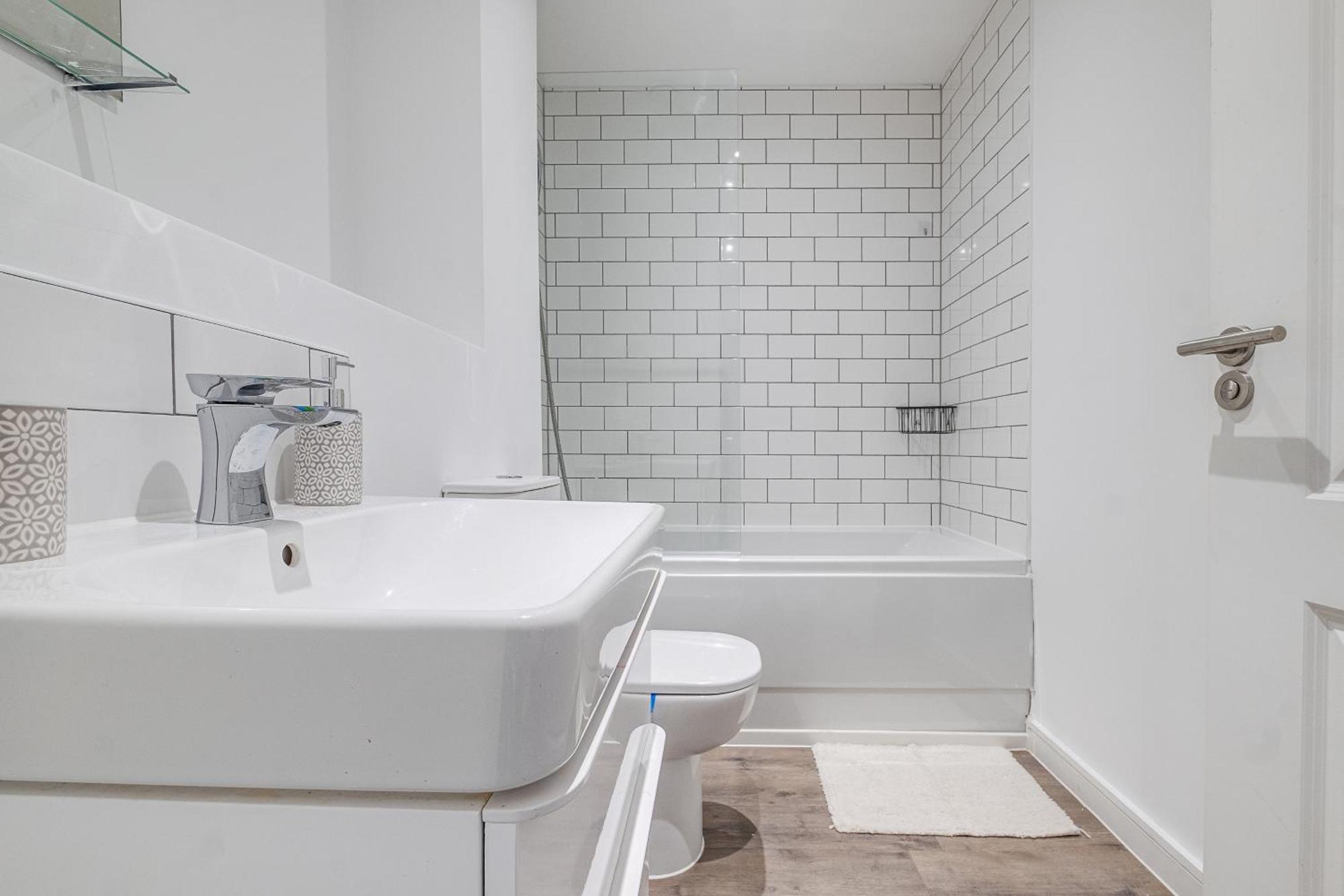 City Centre Emerald Escape - Sleeps-6, 2Beds & 2Baths , Netflix , Free Internet Birmingham Eksteriør billede