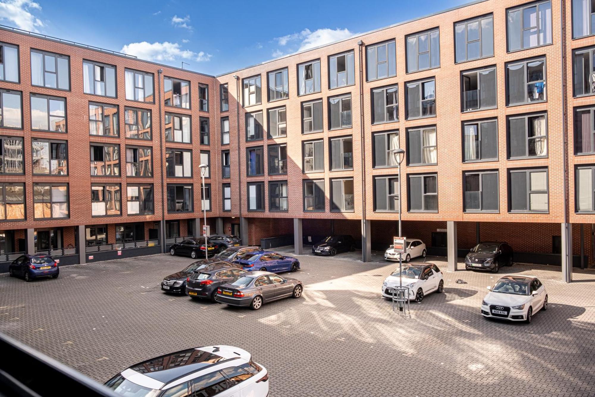 City Centre Emerald Escape - Sleeps-6, 2Beds & 2Baths , Netflix , Free Internet Birmingham Eksteriør billede
